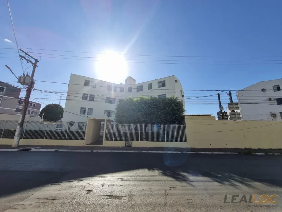 Imagens do imóveis VENDO - Apartamento no Ed. Diana o bairro Cophamil em Cuiabá - MT