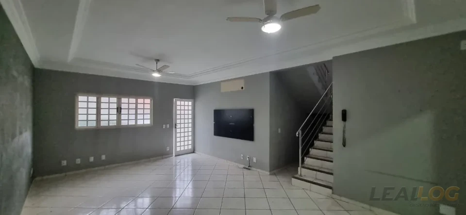 Casa a venda em condomínio!