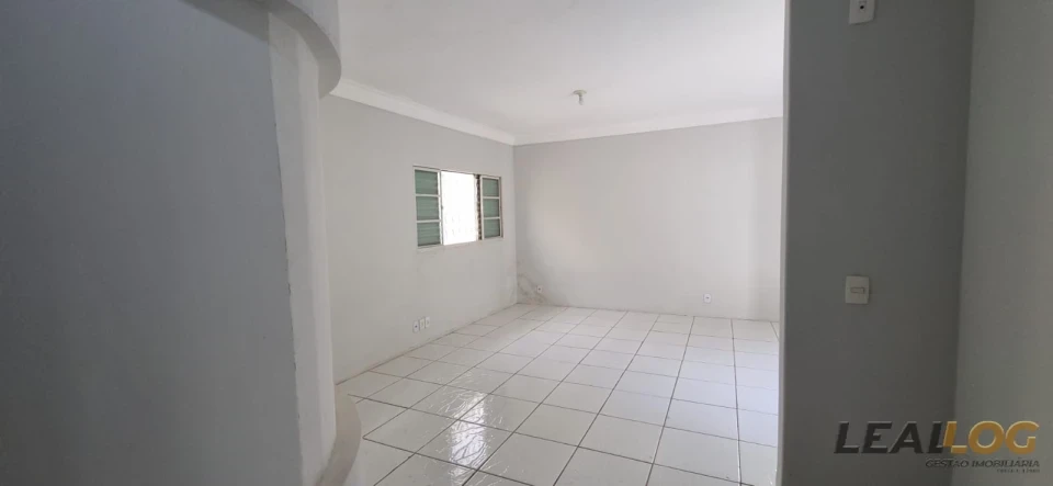 Imagens do imóveis VENDO - Casa no Flamboyant/ próximo ao shopping Estação/ Cuiabá - MT