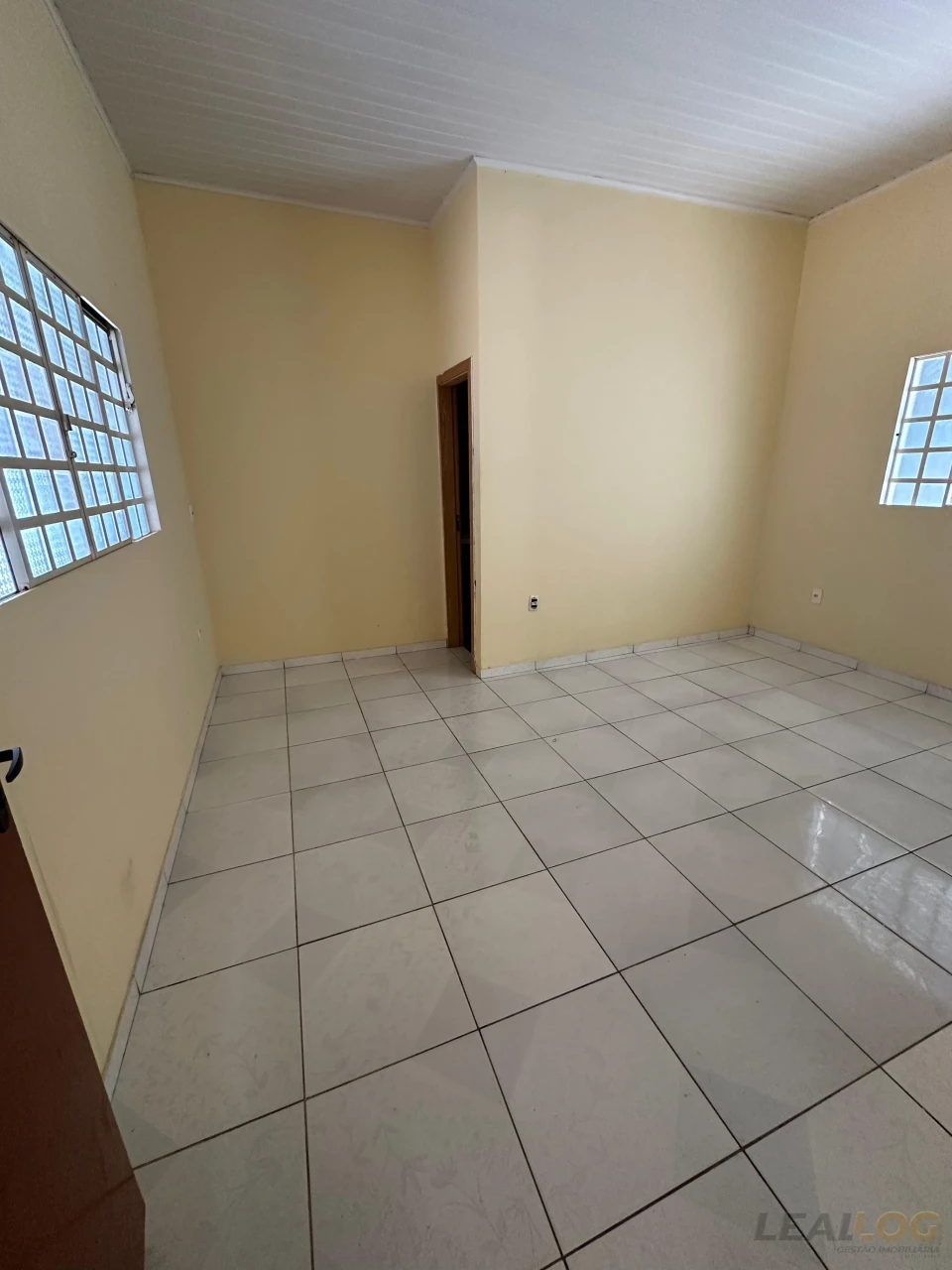 Imagens do imóveis Casa em condomínio á  VENDA!