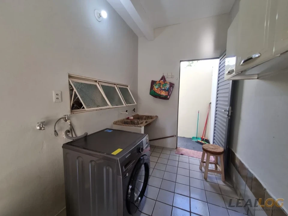 Imagens do imóveis VENDO - Casa no Flamboyant/ próximo ao shopping Estação/ Cuiabá - MT