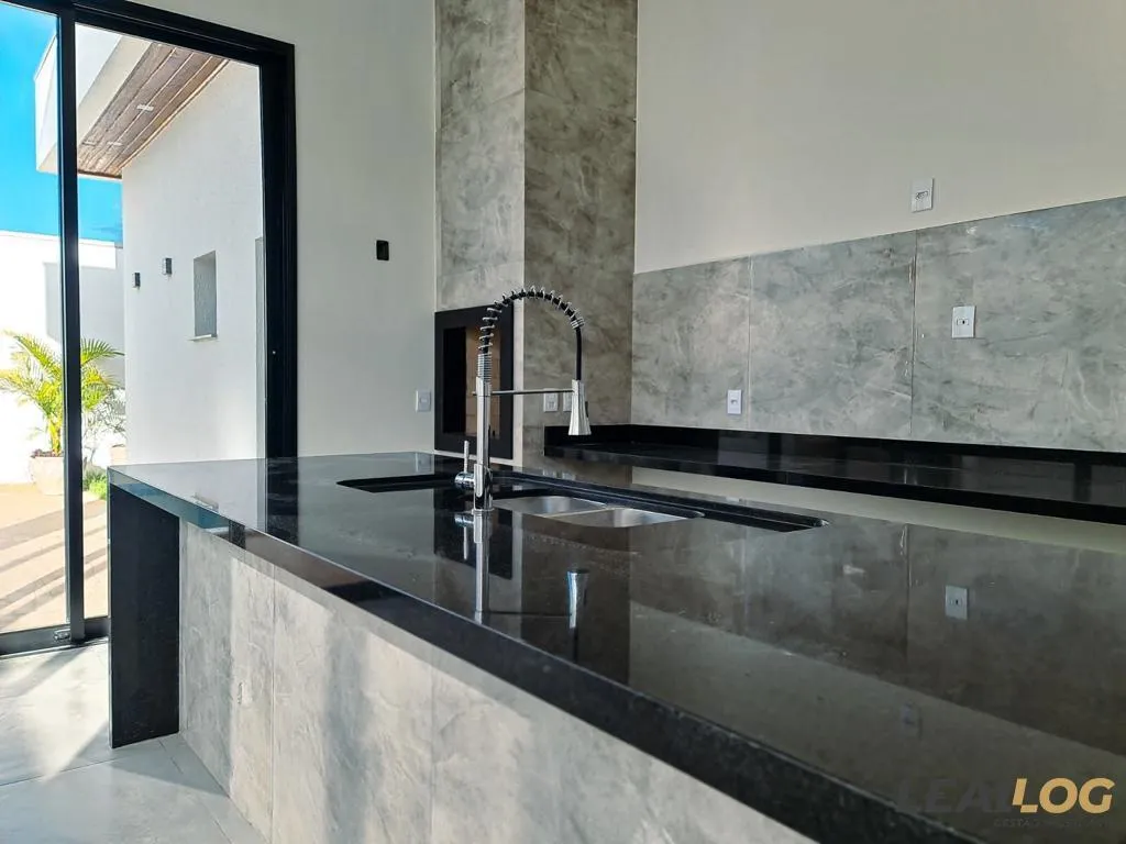 Casa em Condomínio para Venda em Várzea Grande / MT no bairro Passagem da Conceição