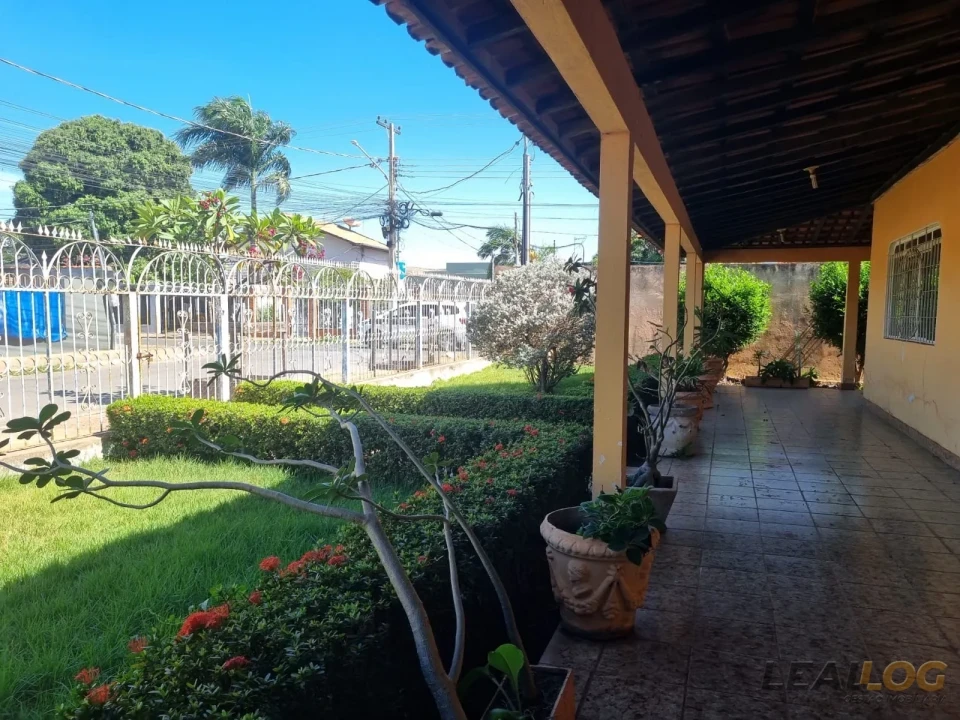 Imagens do imóveis VENDO - CASA NO JARDIM AEROPORTO  - VÁRZEA GRANDE - MT