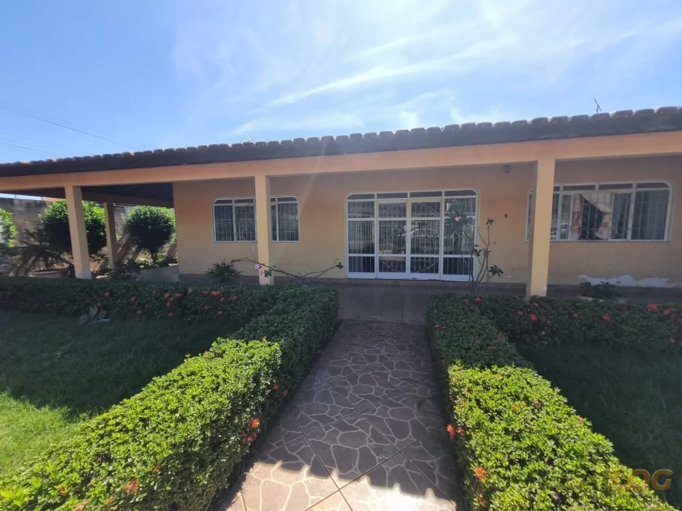 Imagens do imóveis VENDO - CASA NO JARDIM AEROPORTO  - VÁRZEA GRANDE - MT