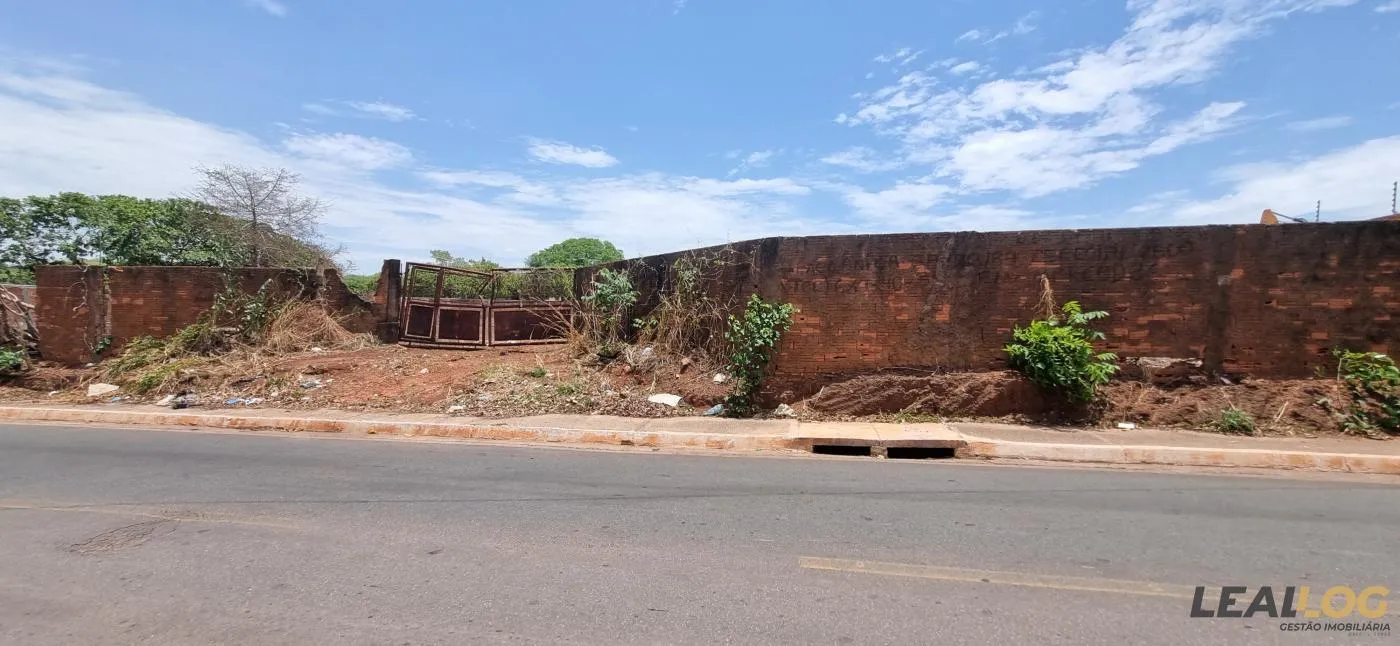 Terreno Comercial para Venda em Várzea Grande / MT no bairro Jardim Paula 1