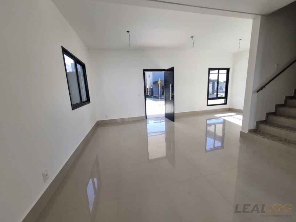 Imagens do imóveis ALUGO - Casa  sobrado Condomínio fechado  PLENO em Cuiabá - MT