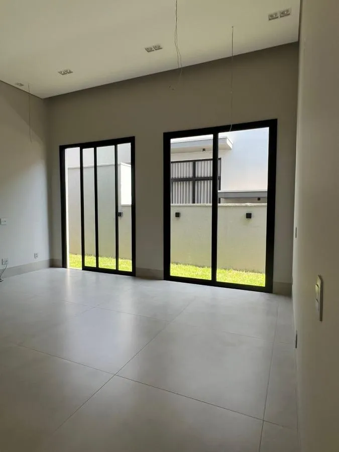 Casa em Condomínio para Venda em Várzea Grande / MT no bairro Petrópolis