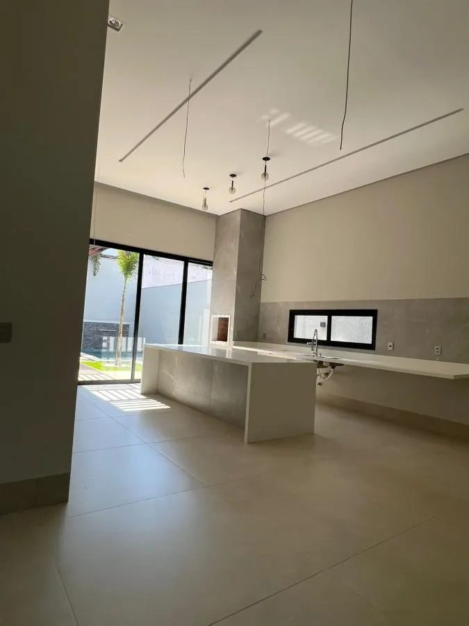 Casa em Condomínio para Venda em Várzea Grande / MT no bairro Petrópolis