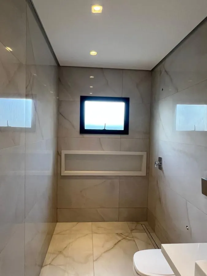 Casa em Condomínio para Venda em Várzea Grande / MT no bairro Petrópolis