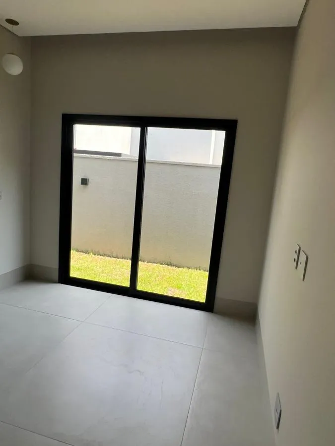 Casa em Condomínio para Venda em Várzea Grande / MT no bairro Petrópolis