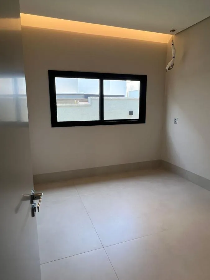 Casa em Condomínio para Venda em Várzea Grande / MT no bairro Petrópolis