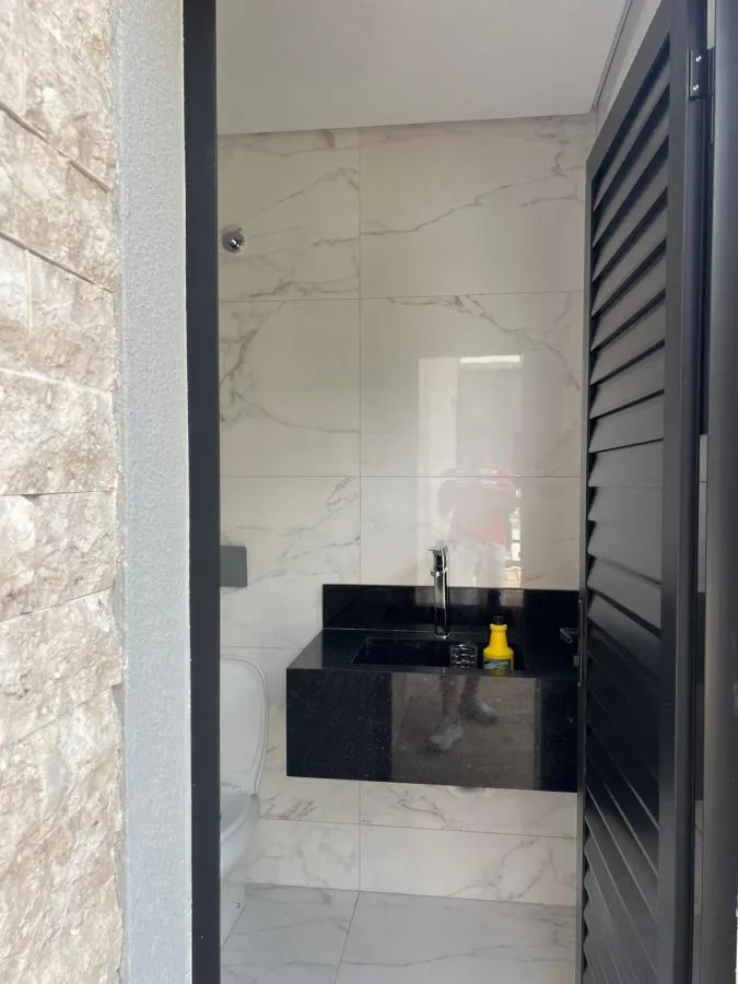 Casa em Condomínio para Venda em Várzea Grande / MT no bairro Petrópolis