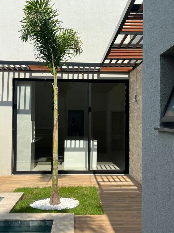 Casa em Condomínio para Venda em Várzea Grande / MT no bairro Petrópolis