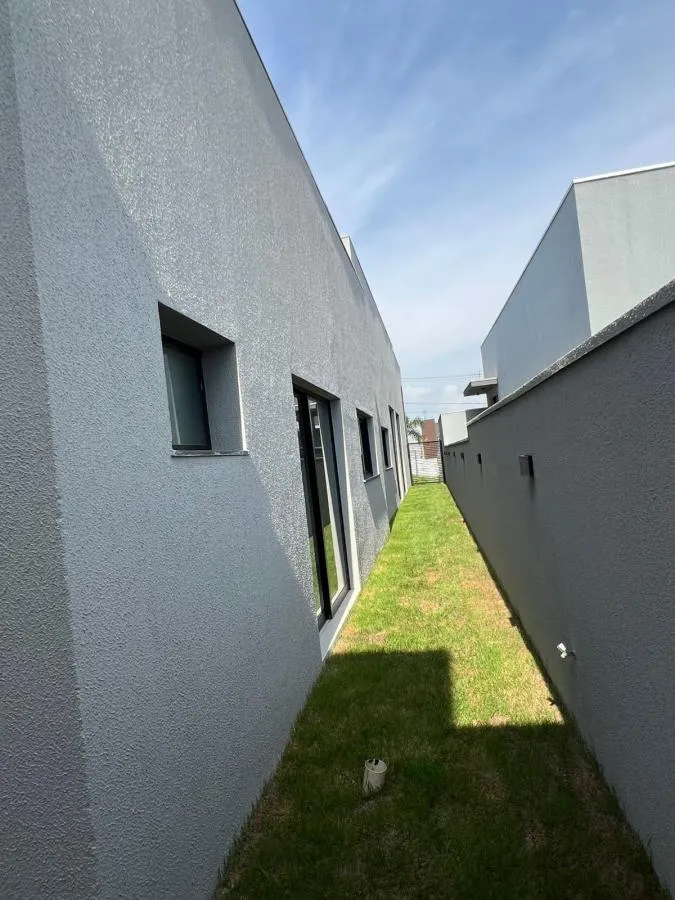 Casa em Condomínio para Venda em Várzea Grande / MT no bairro Petrópolis