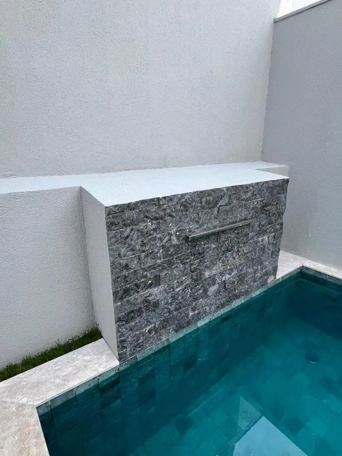 Casa em Condomínio para Venda em Várzea Grande / MT no bairro Petrópolis