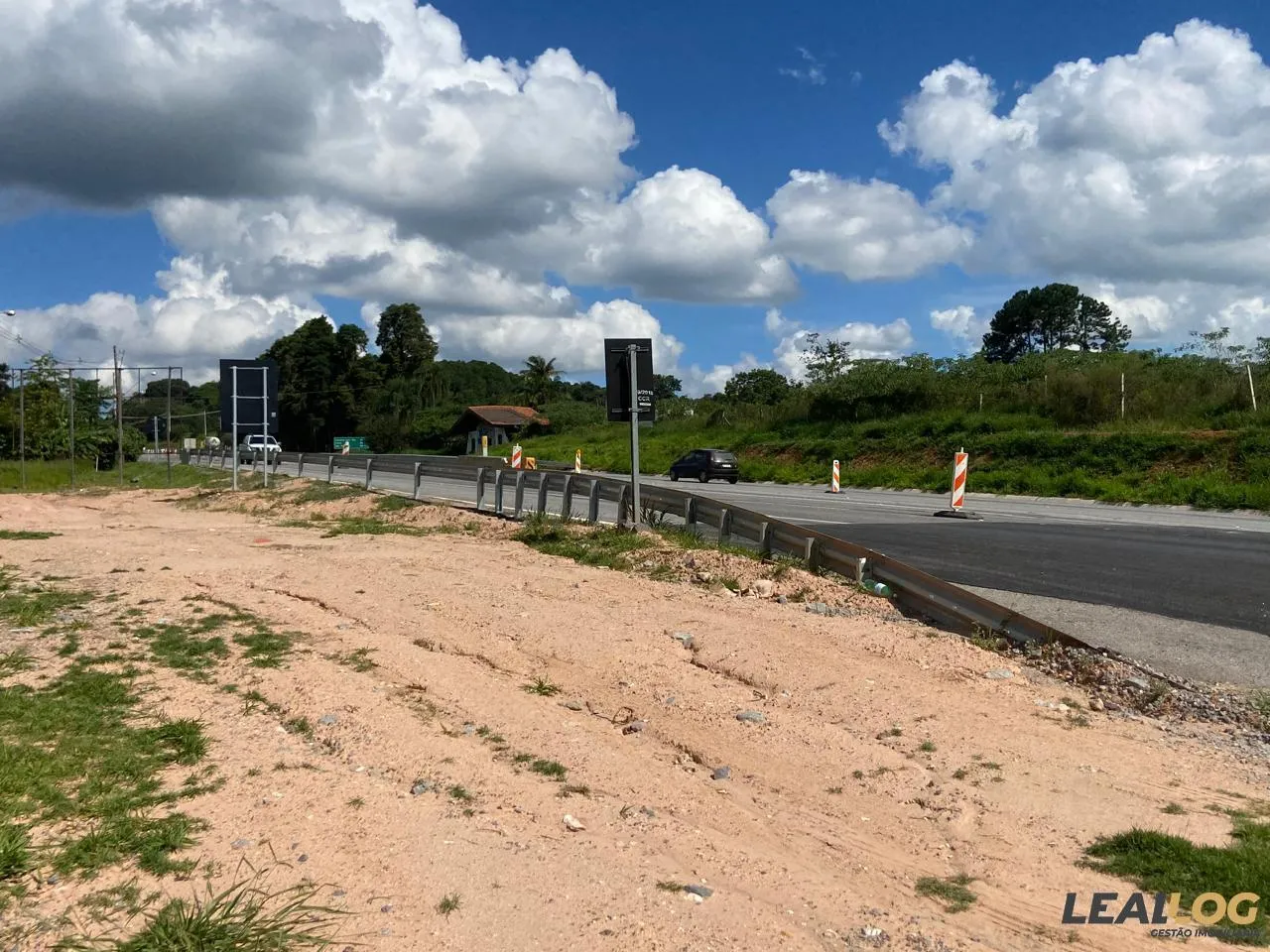 Área para Loteamento para Venda em São Roque / SP no bairro Vila Nova São Roque