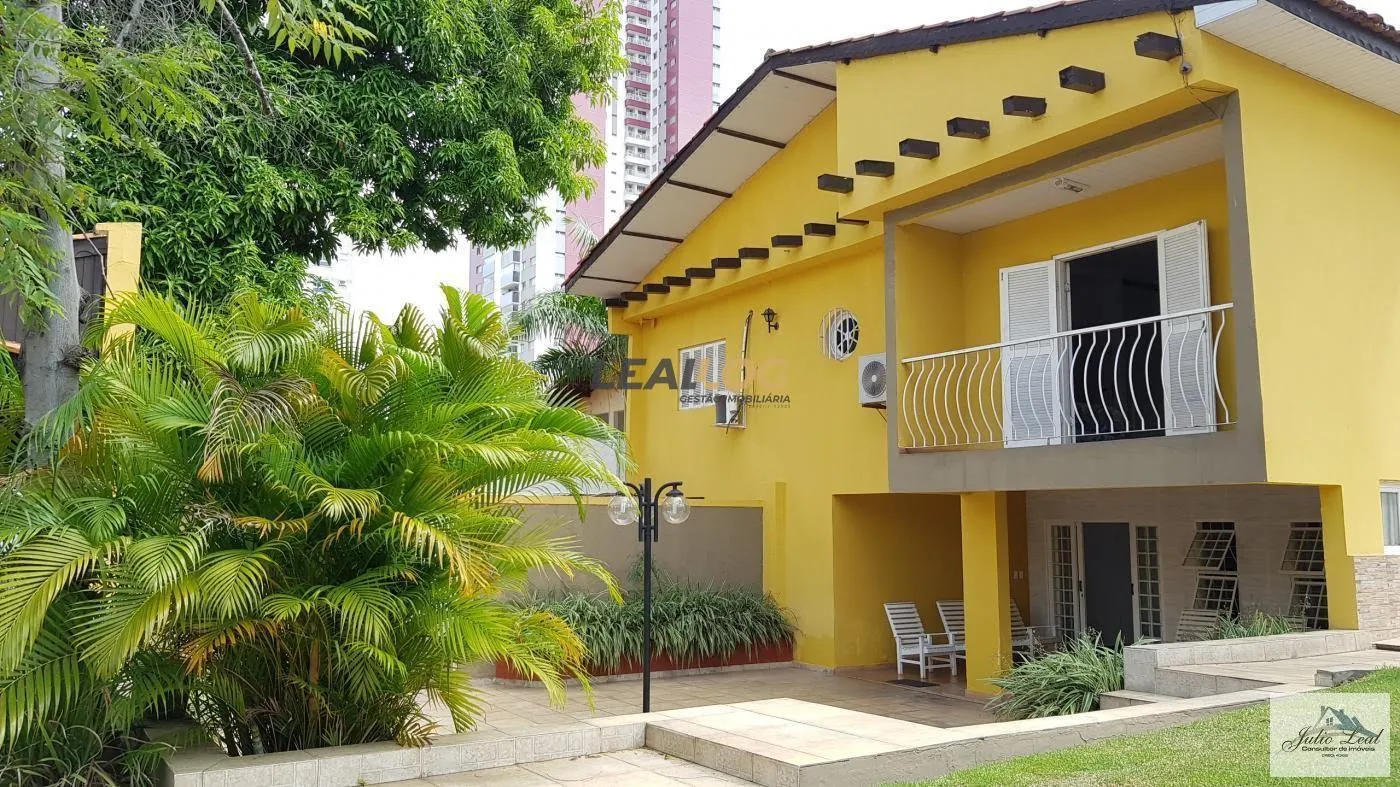 Casa Comercial para Venda em Cuiabá / MT no bairro Duque de Caxias