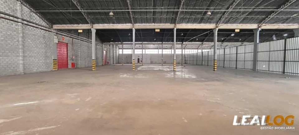 ALUGO - Armazém com 2025m² dentro de condomínio fechado no Distrito Industrial de Cuiabá MT (MODULO G27 B)
