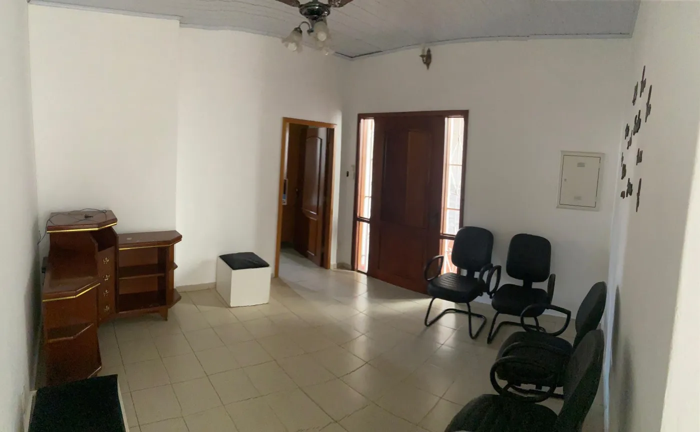 Casa para Locação em Cuiabá / MT no bairro Araés