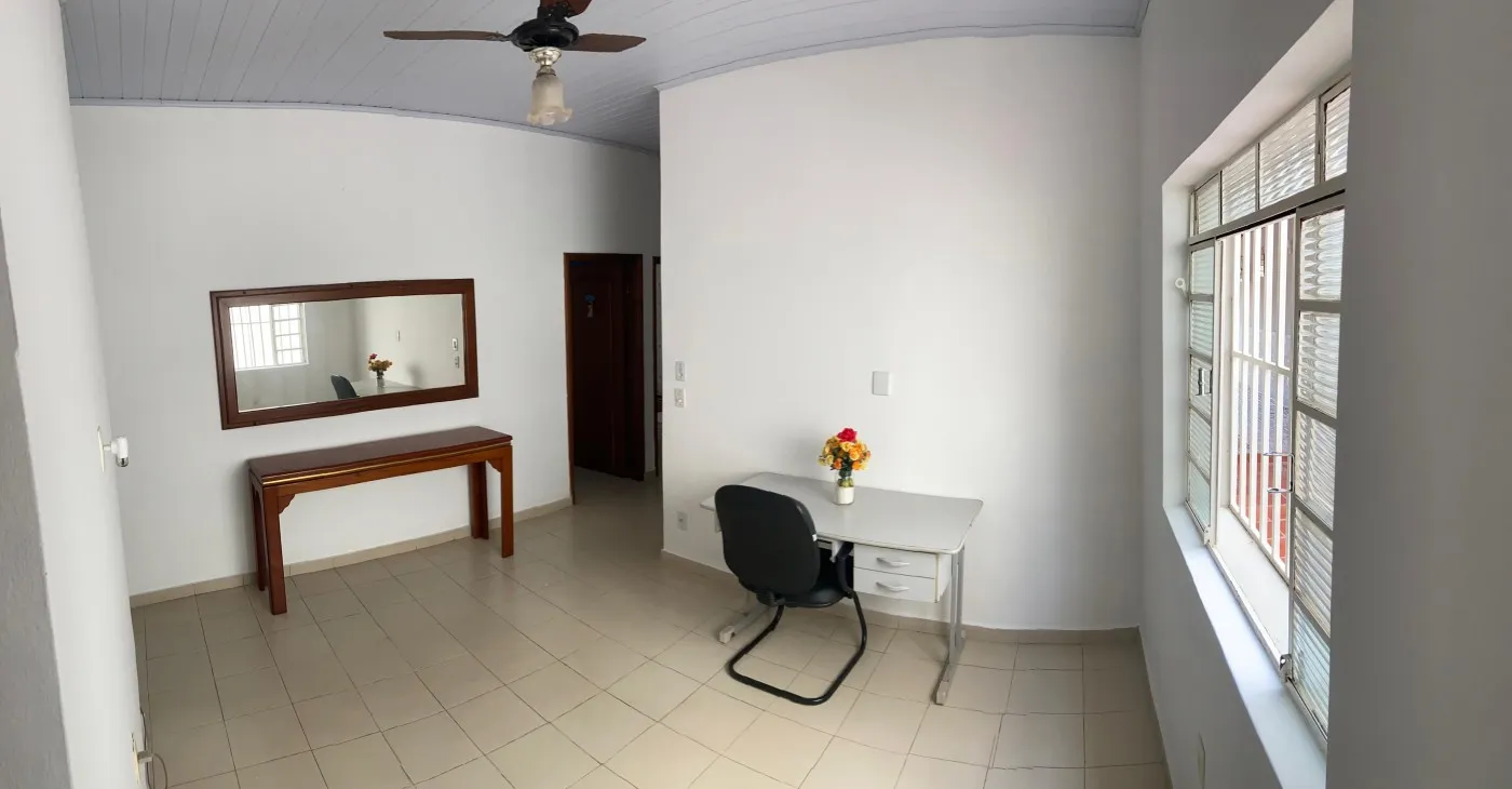 Casa para Locação em Cuiabá / MT no bairro Araés