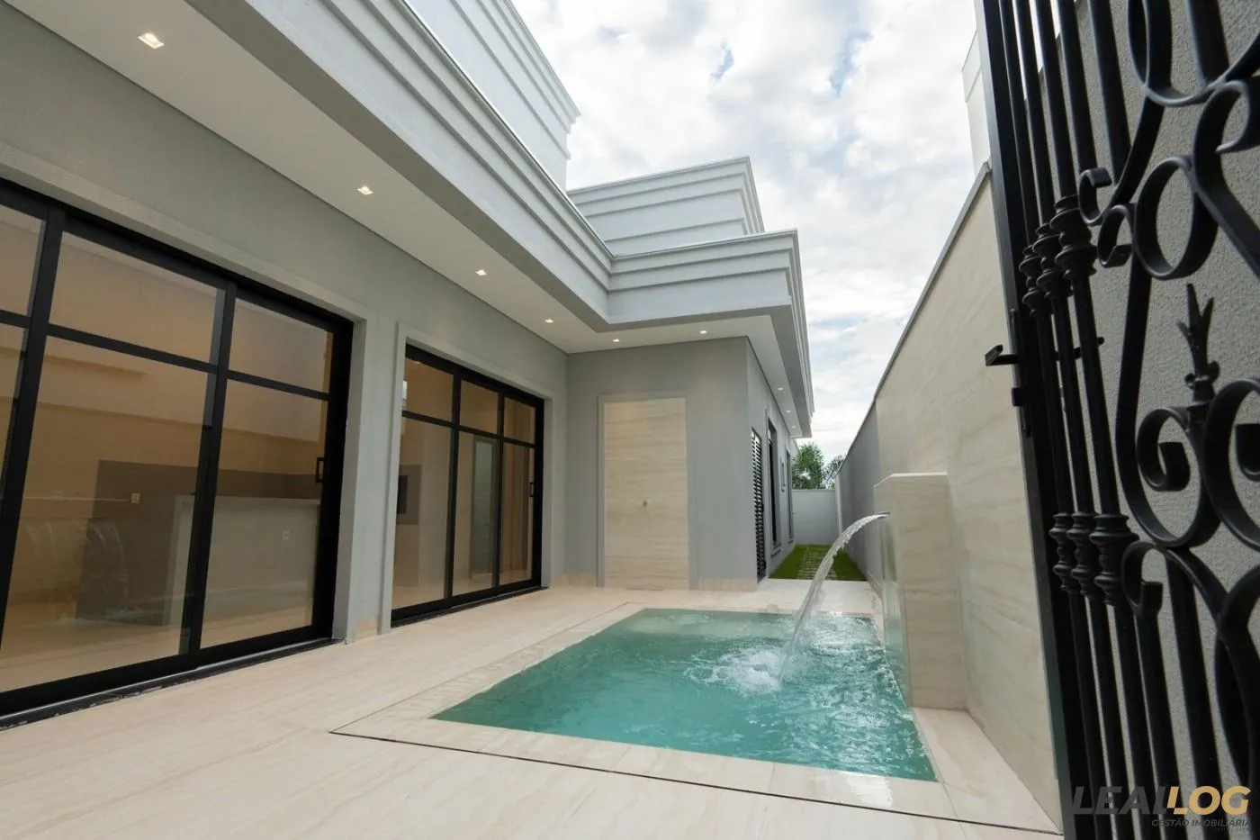 Imagens do imóveis Casa em Condomínio para Venda em Cuiabá / MT no bairro Condomínio Belvedere II