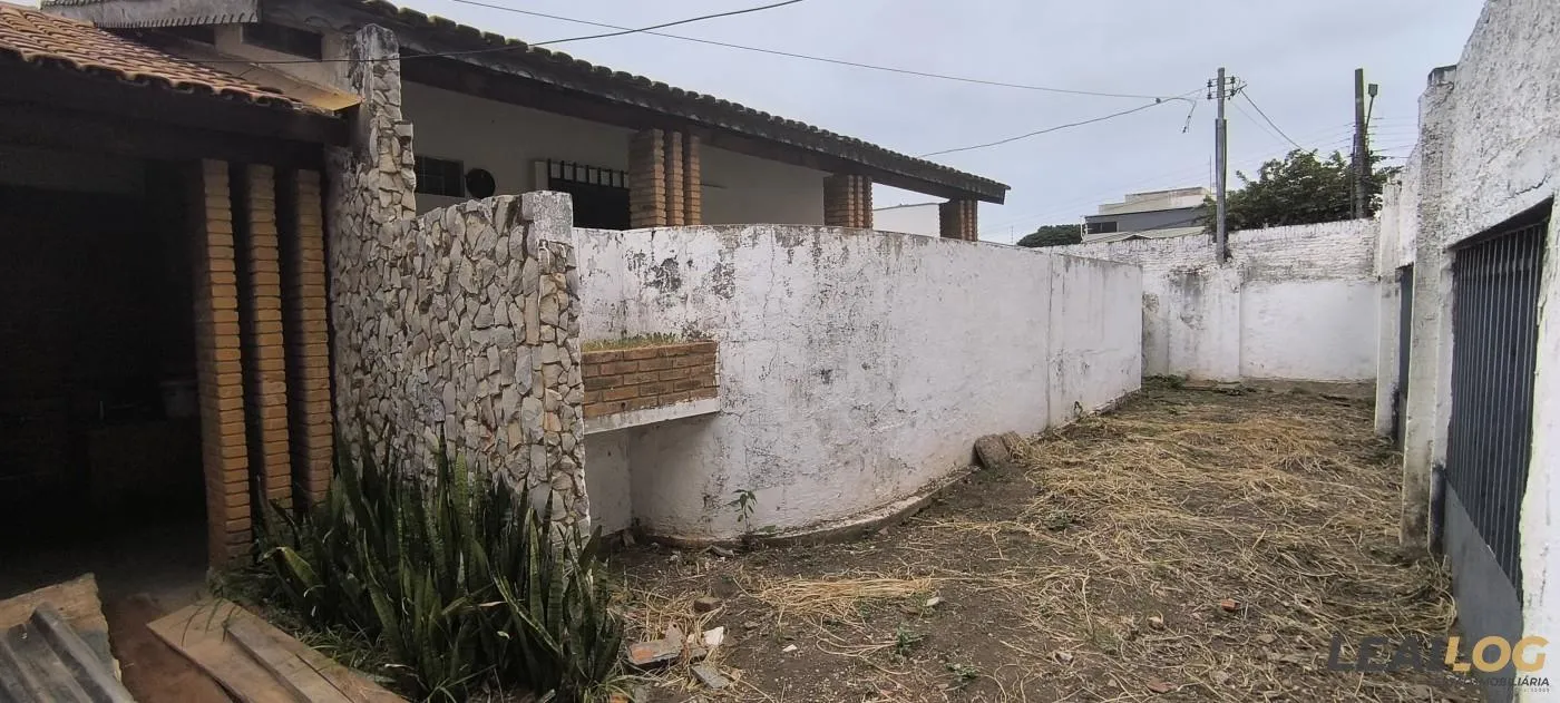 Imagens do imóveis Casa Comercial para Venda em Cuiabá / MT no bairro Duque de Caxias
