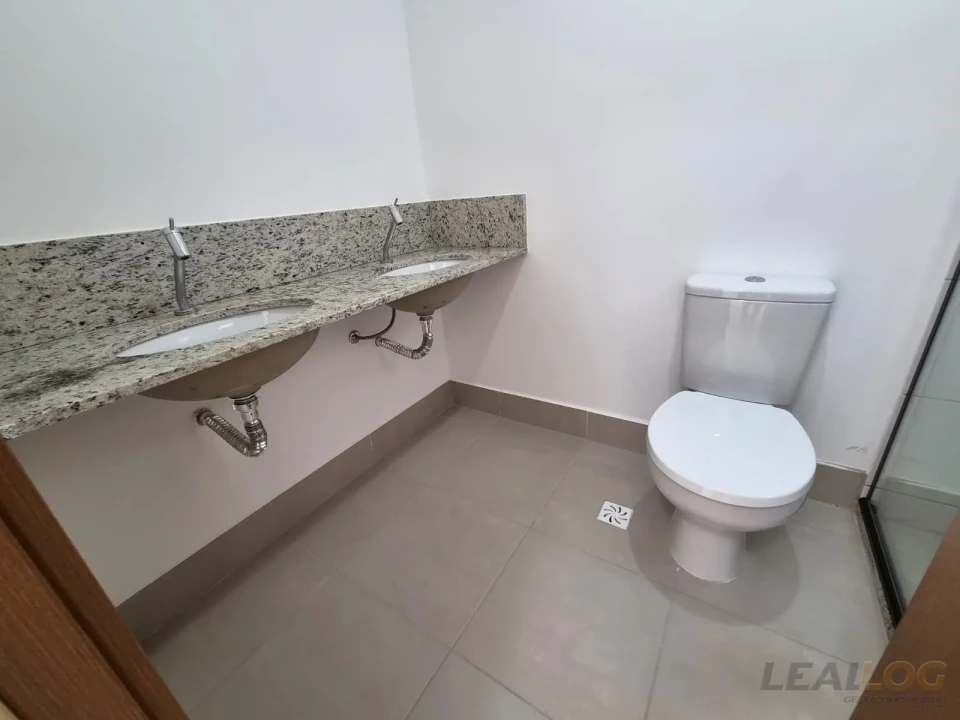 ALUGO - Casa  sobrado Condomínio fechado  PLENO em Cuiabá - MT