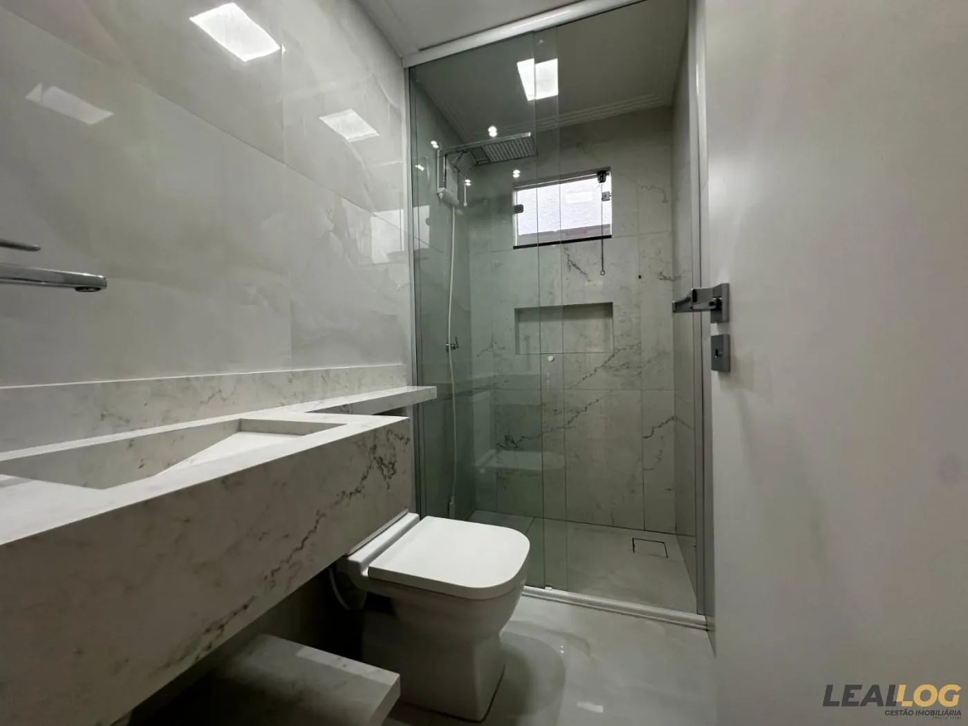 Imagens do imóveis Casa em Condomínio para Venda em Cuiabá / MT no bairro Nova Conquista