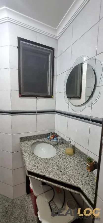 Vendo apartamento no Edifcio Ipiranga Plaza próximo a Praça Popular no bairro Goiabeiras em Cuiabá