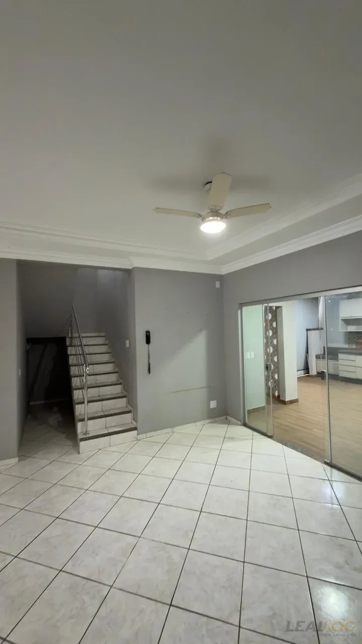 Casa a venda em condomínio!