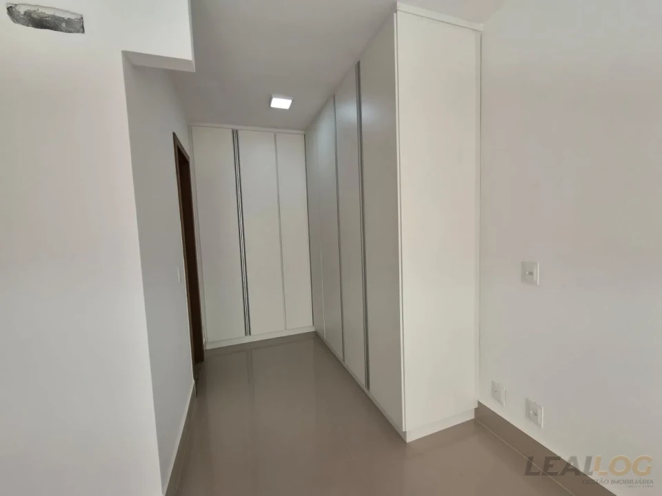 ALUGO - Casa  sobrado Condomínio fechado  PLENO em Cuiabá - MT