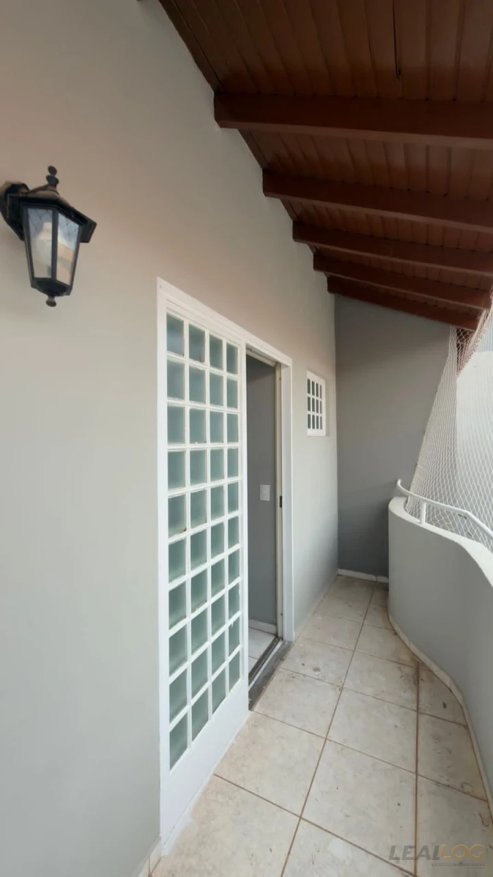 Casa a venda em condomínio!