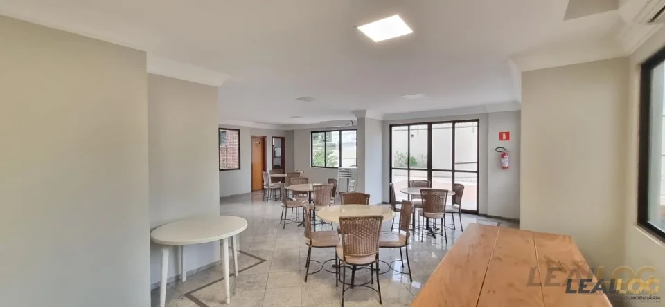 Vendo apartamento no Edifcio Ipiranga Plaza próximo a Praça Popular no bairro Goiabeiras em Cuiabá