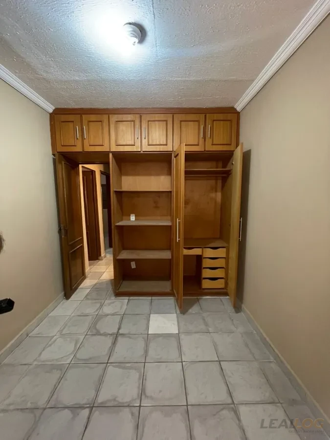 Imagens do imóveis Vendo casa de esquina com piscina no Bairro Morada do Ouro em Cuiabá.