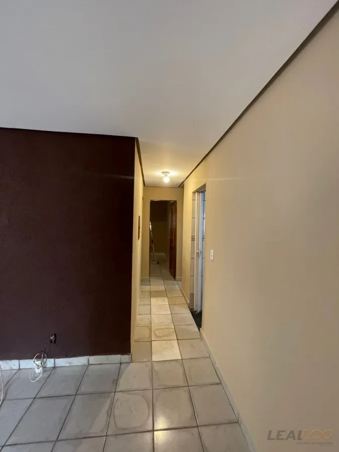 Imagens do imóveis Vendo casa de esquina com piscina no Bairro Morada do Ouro em Cuiabá.