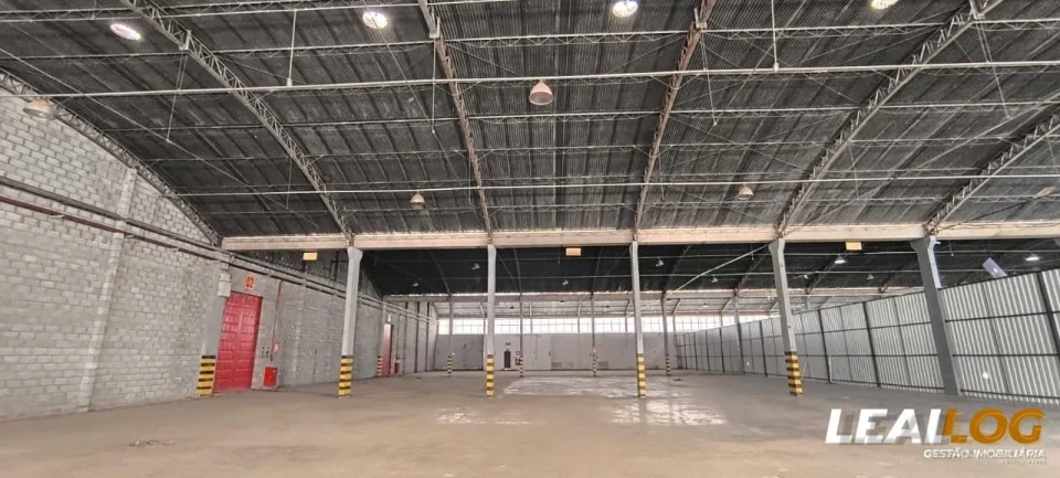 ALUGO - Armazém com 2025m² dentro de condomínio fechado no Distrito Industrial de Cuiabá MT (MODULO G27 B)