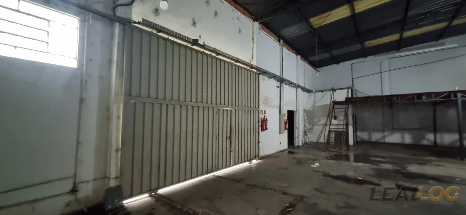 LOCAÇÃO – CONJUNTO COMERCIAL COMPLETO | GALPÃO + PRÉDIO CORPORATIVO