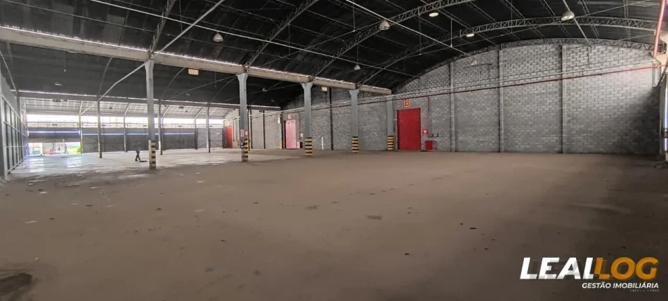 ALUGO - Armazém com 2025m² dentro de condomínio fechado no Distrito Industrial de Cuiabá MT (MODULO G27 B)