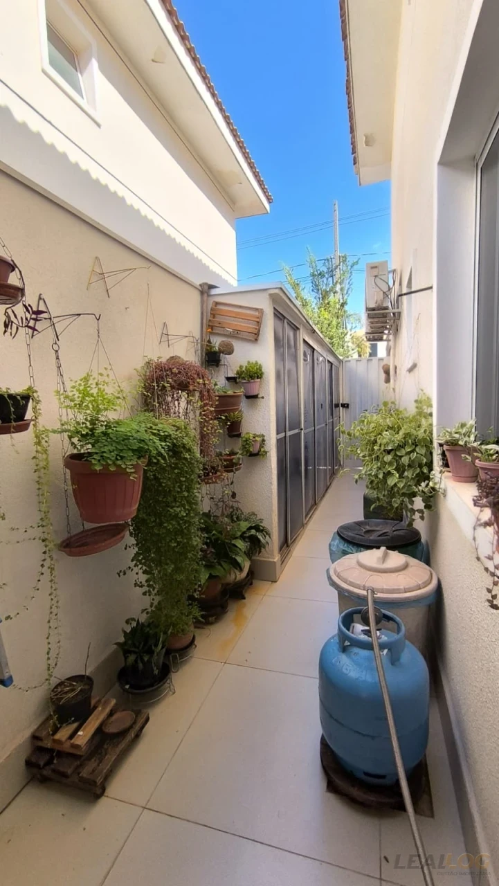 Imagens do imóveis VENDO CASA SOBRADO | CONDOMINIO SOLAR DAS TORRES - CUIABÁ - MT