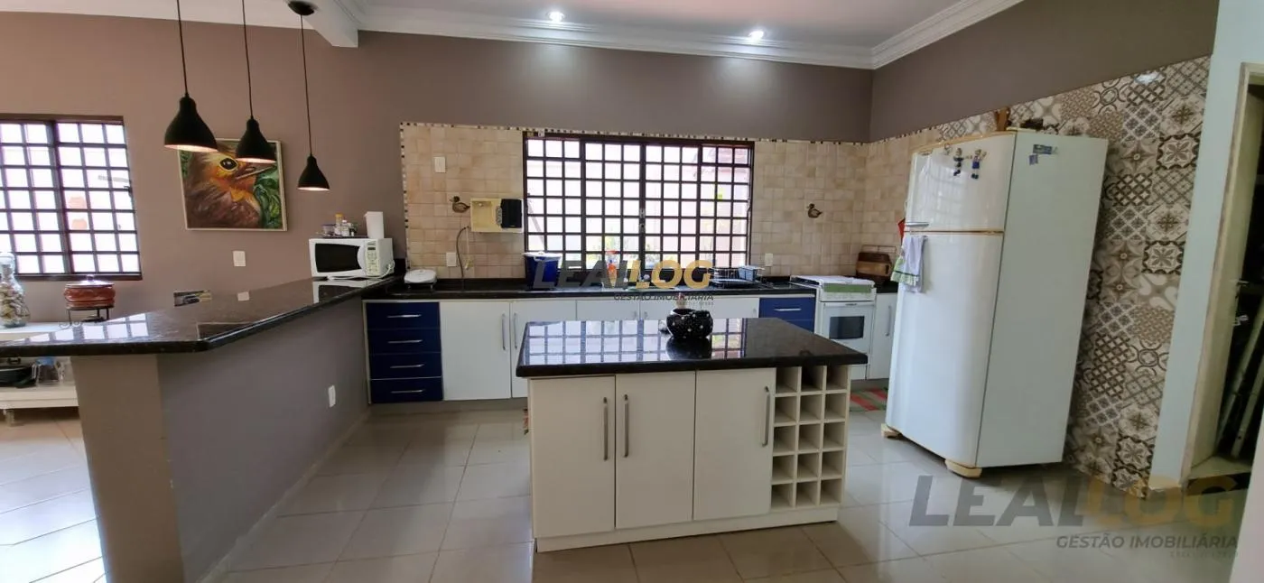 Casa para Venda em Chapada dos Guimarães / MT no bairro Miraflores