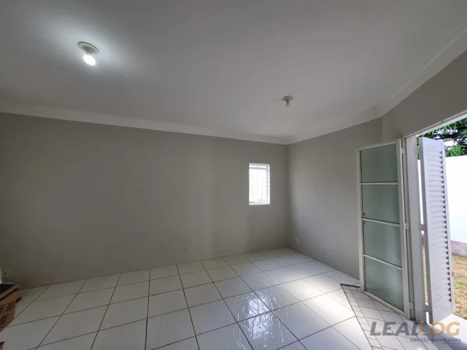 Imagens do imóveis VENDO - Casa no Flamboyant/ próximo ao shopping Estação/ Cuiabá - MT
