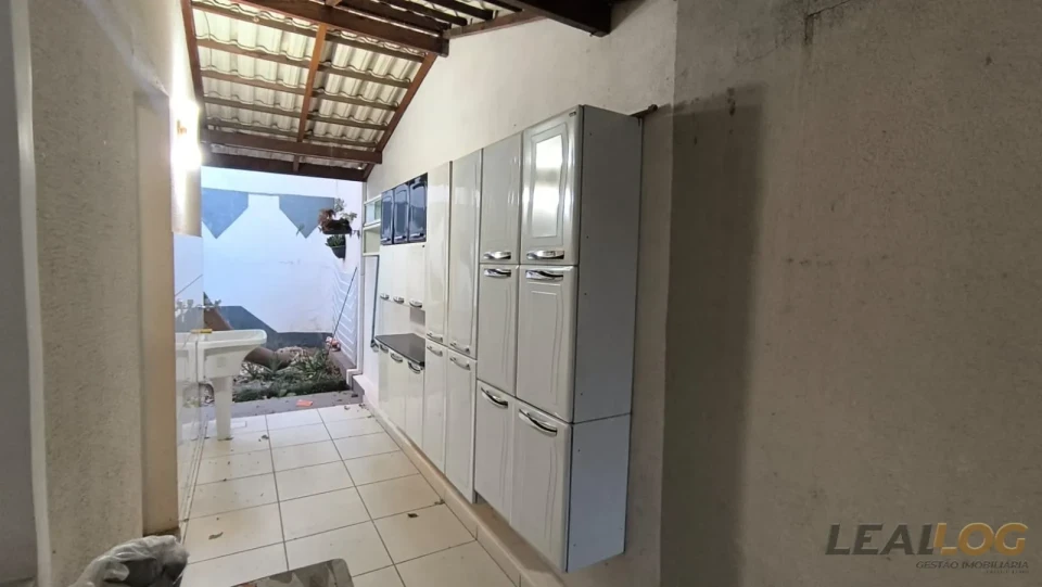 Imagens do imóveis ALUGO - CASA SOBRADO CONDOMÍNIO SOLAR DAS TORRES - CUIABÁ - MT