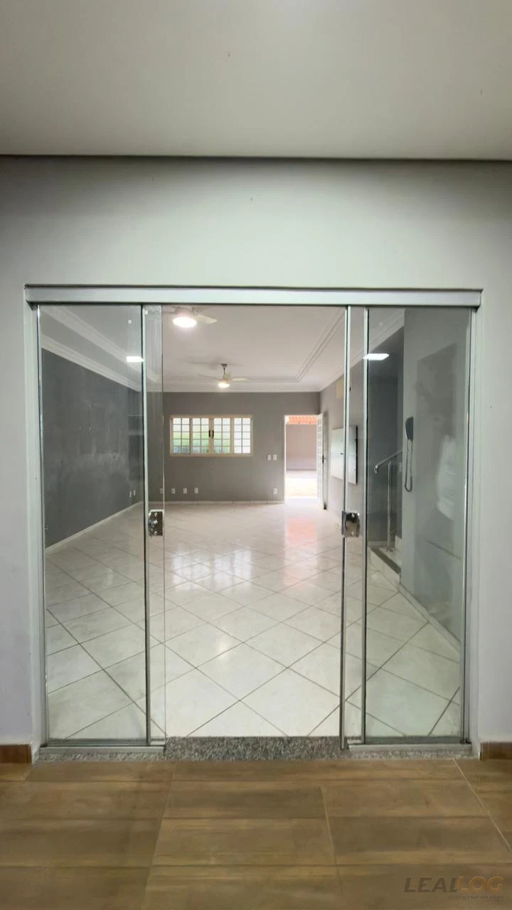 Casa a venda em condomínio!