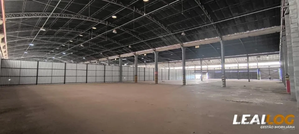 ALUGO - Armazém com 2025m² dentro de condomínio fechado no Distrito Industrial de Cuiabá MT (MODULO G27 B)