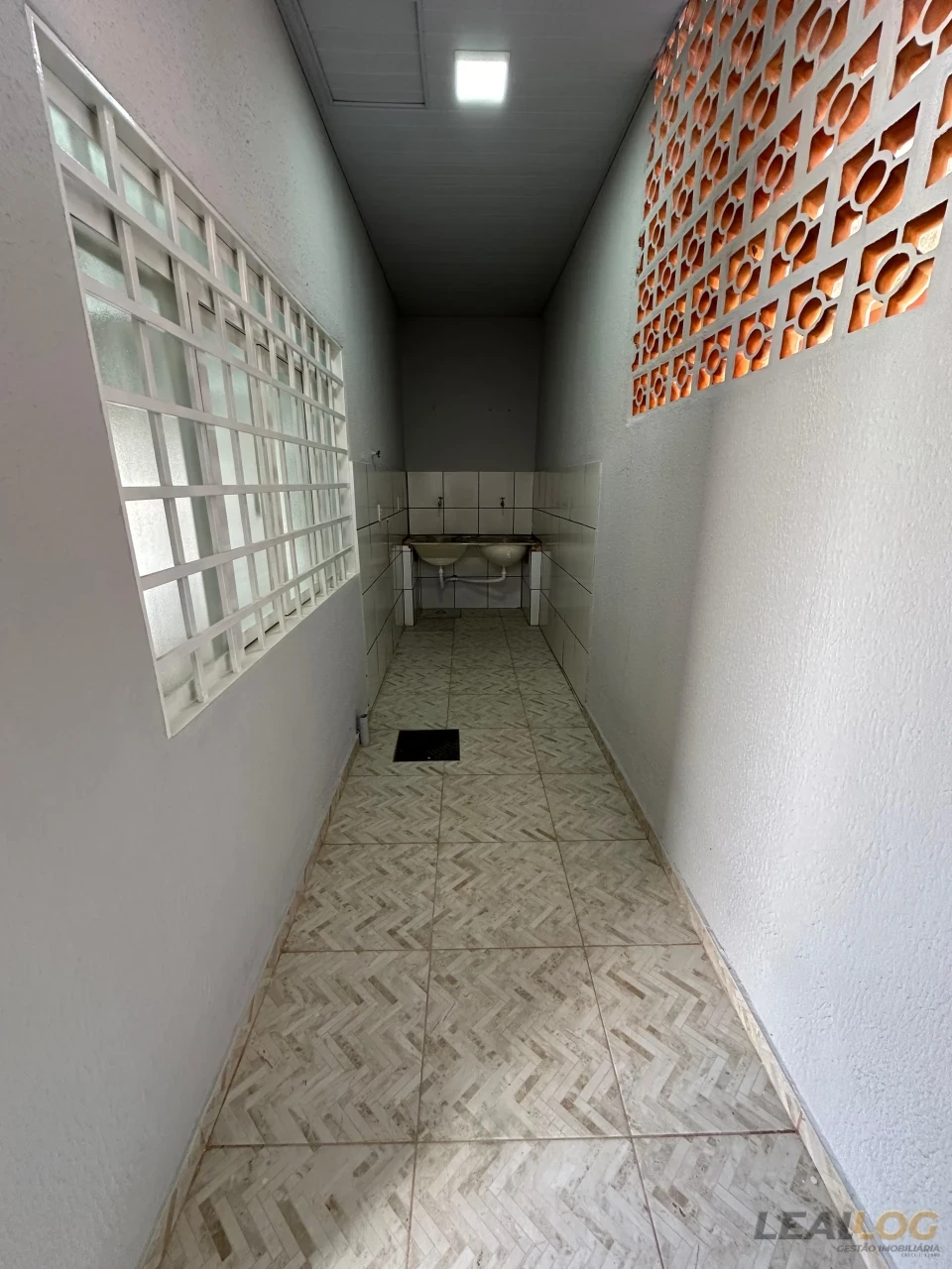 Belíssima casa á venda no CPA 4