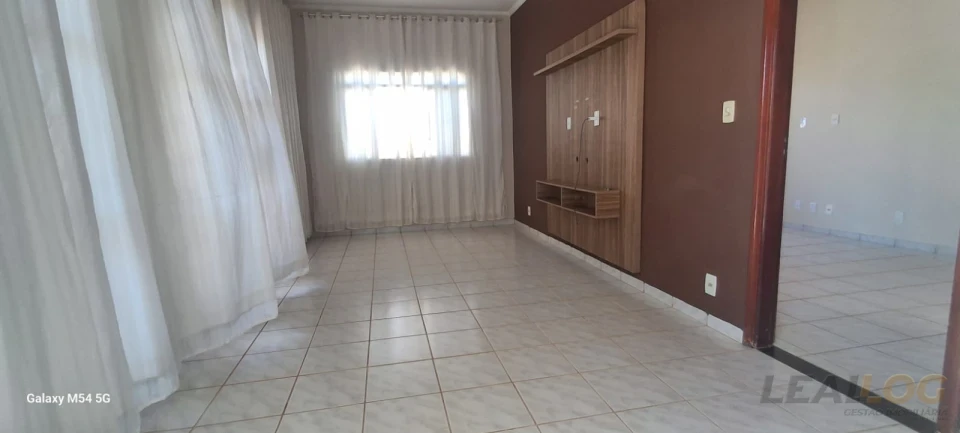 Imagens do imóveis ALUGO - Casa no bairro Parque Atalaia em Cuiabá - MT
