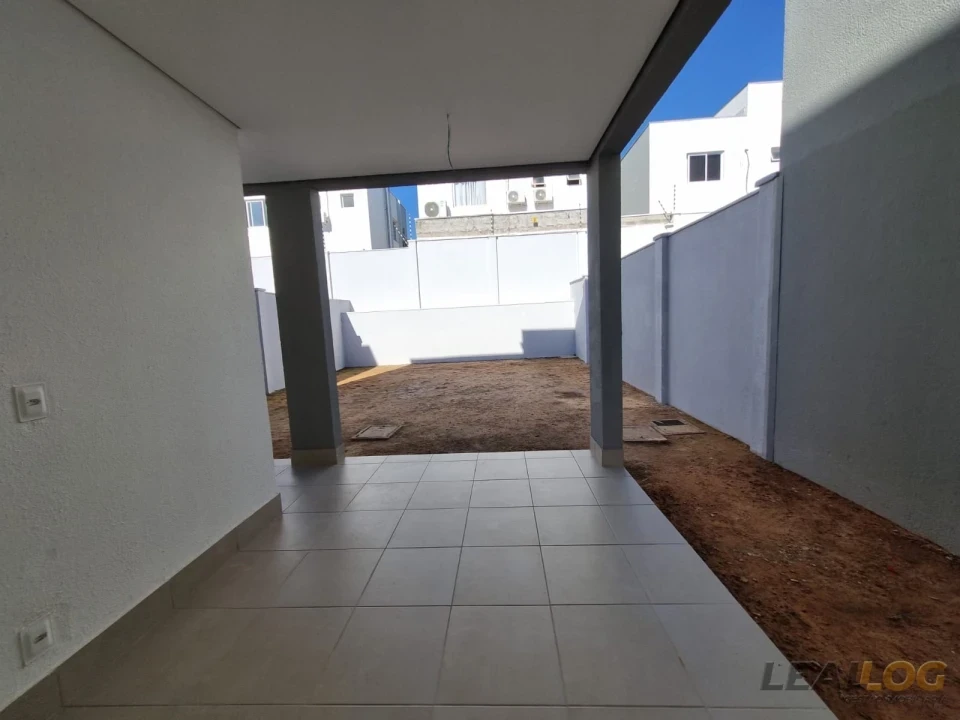 Imagens do imóveis ALUGO - Casa  sobrado Condomínio fechado  PLENO em Cuiabá - MT