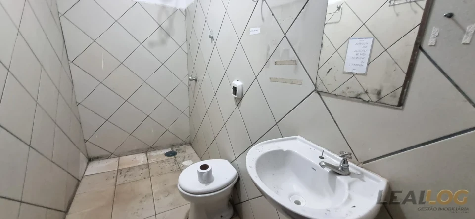 LOCAÇÃO – CONJUNTO COMERCIAL COMPLETO | GALPÃO + PRÉDIO CORPORATIVO