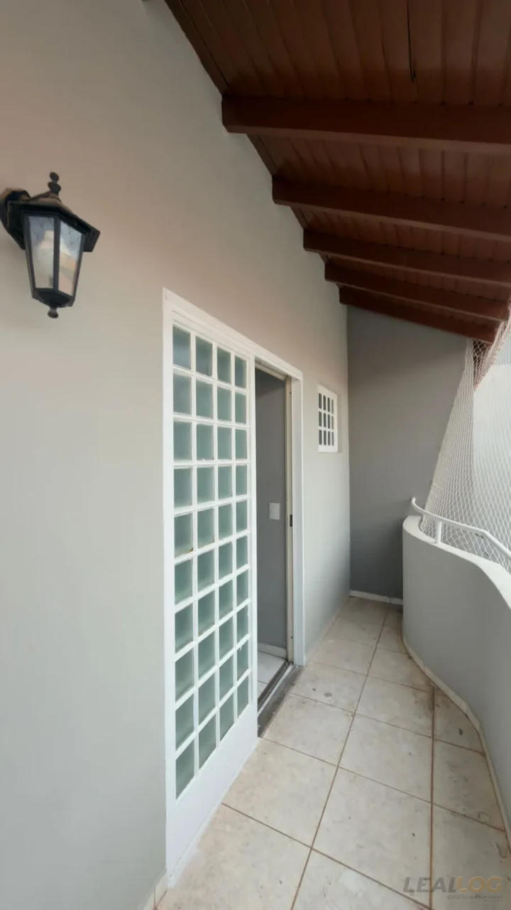 Casa a venda em condomínio!