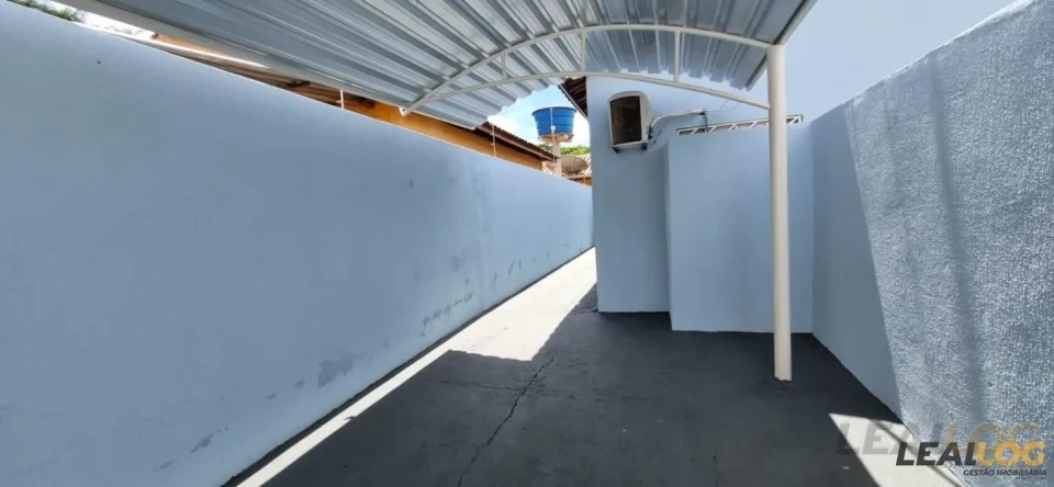 ALUG0 - CASA NO CRISTO REI - AURÍLIA SALES CURVO - VÁRZEA GRANDE - MT